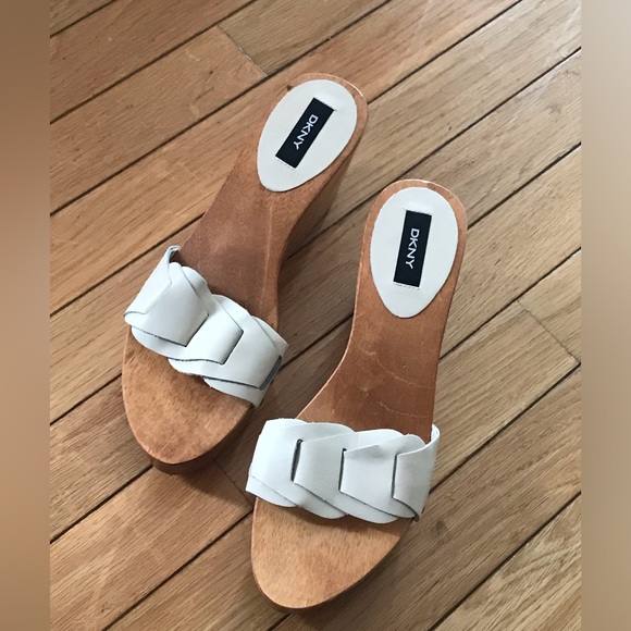 NWOT DKNY Ivory Leather Upper Wooden Platform Sandal Size 8.5 - Picture 5 of 15